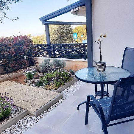 Apartman Madonnina Cres Dış mekan fotoğraf