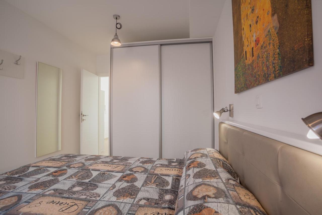 Apartman Madonnina Cres Dış mekan fotoğraf